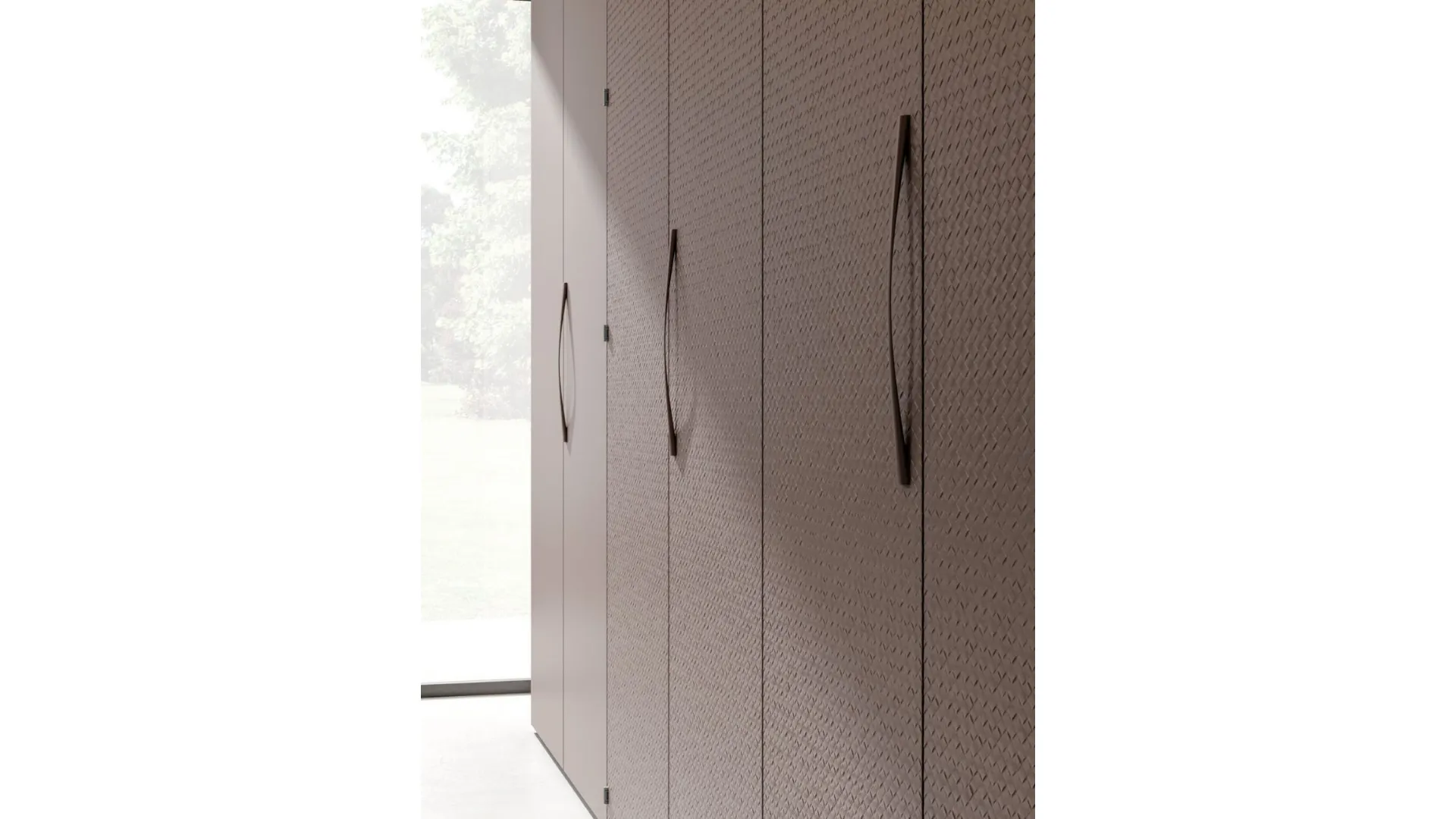 Swing wardrobe, central doors with pack opening. Cotton interior, clay doors and handles.