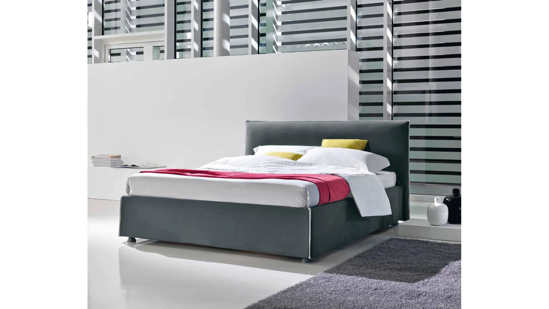 Double bed model Me with slatted base included