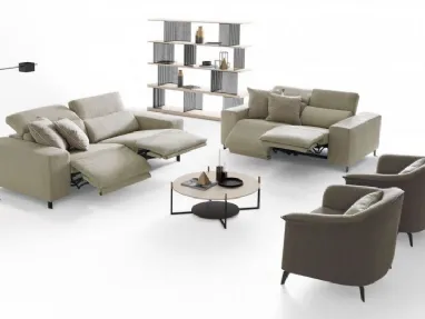 Three-seater Sebastian sofa with motorized relaxation movement.